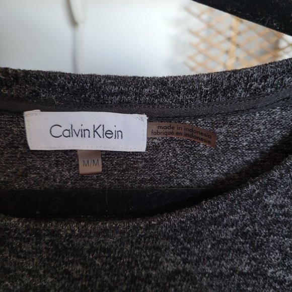 Calvin Klein Long sleeve - Picture 2 of 2